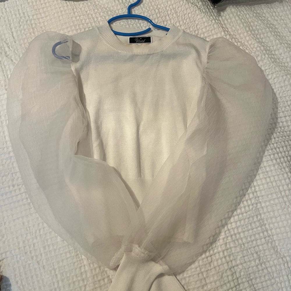 White puff sleeve top
